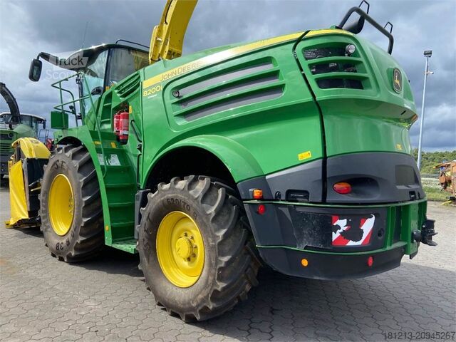 Máquina agrícola JOHN DEERE 8200 i Allrad