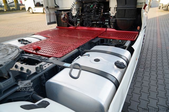 Standaard trekker DAF XF 530 / RETARDER / I-PARK COOL / SUPER SPACE CA