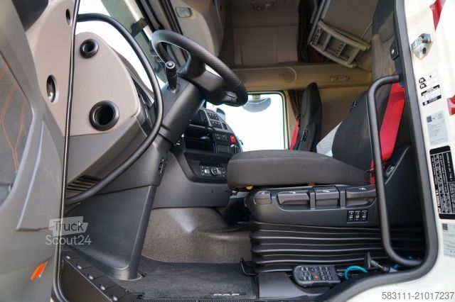 Standaard trekker DAF XF 530 / RETARDER / I-PARK COOL / SUPER SPACE CA