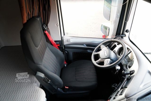 Standaard trekker DAF XF 530 / RETARDER / I-PARK COOL / SUPER SPACE CA