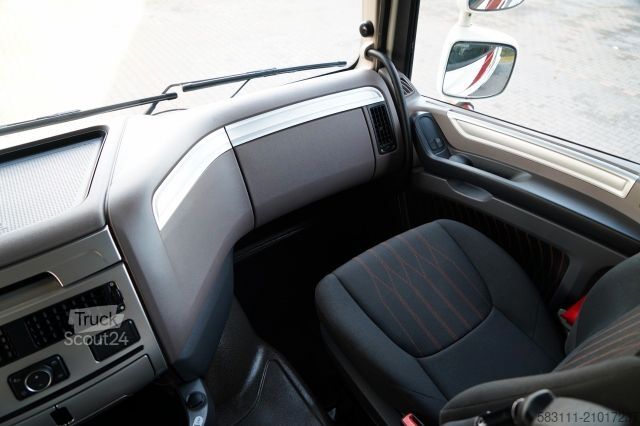 Standaard trekker DAF XF 530 / RETARDER / I-PARK COOL / SUPER SPACE CA