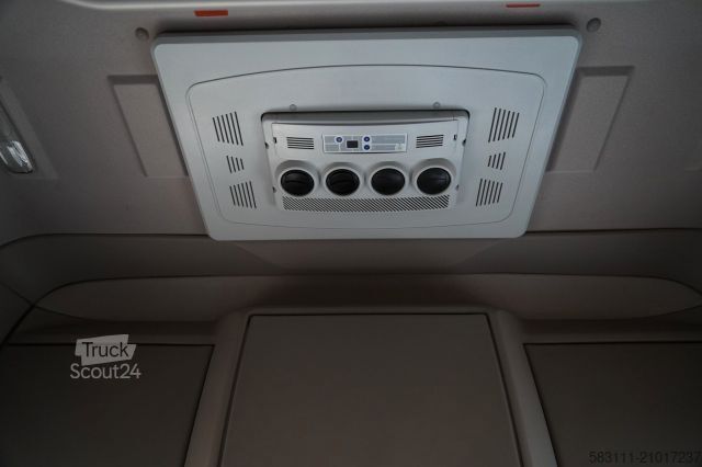 Standaard trekker DAF XF 530 / RETARDER / I-PARK COOL / SUPER SPACE CA