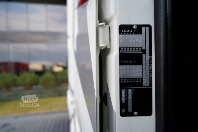 Standaard trekker DAF XF 530 / RETARDER / I-PARK COOL / SUPER SPACE CA