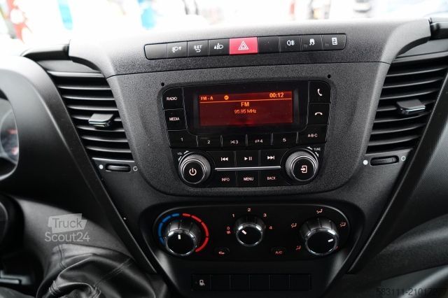 Koelwagen met geïsoleerde laadbak IVECO DAILY 35-140 / KONTENER 4,2 M / WINDA / BLI?NIAK