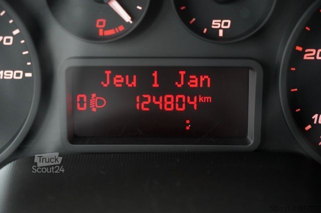 Koelwagen met geïsoleerde laadbak IVECO DAILY 35-140 / KONTENER 4,2 M / WINDA / BLI?NIAK