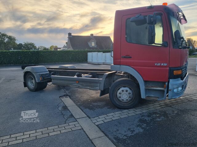 Châssis de camion Mercedes-Benz - 1215 4x2