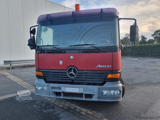 Châssis de camion Mercedes-Benz - 1215 4x2