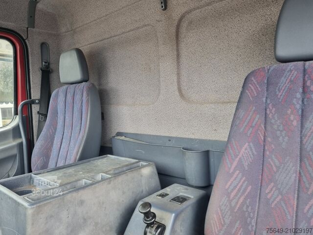 Châssis de camion Mercedes-Benz - 1215 4x2