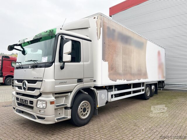 Skriňové nákladné vozidlo Mercedes-Benz Actros 2532 L 6x2 Actros 2532 L 6x2, Liftachse, LBW Dhollandia