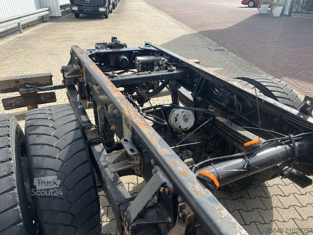 Châssis de camion MAN 18.255 MAK 4x4 BB 18.255 MAK 4x4 BB, Kran Atlas AK 85.1 A1