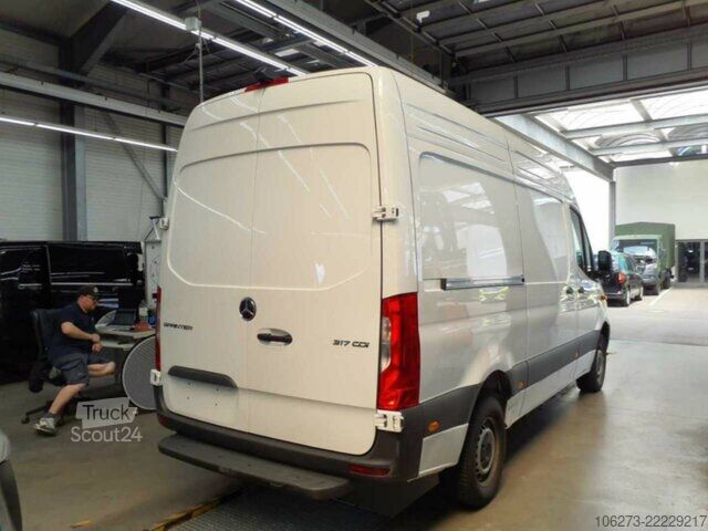 Kombijevsko vozilo Mercedes-Benz Sprinter 317 CDI,L2H2,Automatik,Kamera,Navi