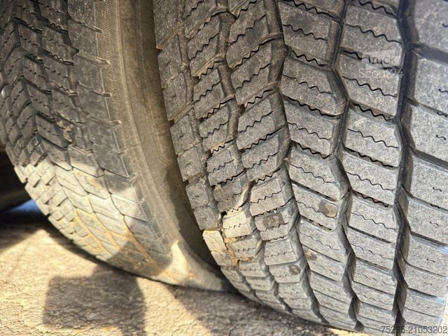 Drankentruck MERCEDES-BENZ Antos 2543 für Schmierstoff Pumpen 4xSchläuche