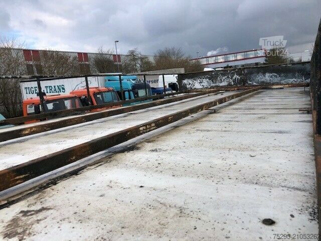 Véhicule utilitaire  Tridem 3 Achs Koffer Portaltüren Bus Anhänger