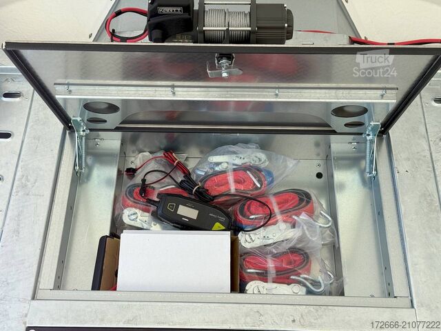 Autotransporter varevogn Brian James Trailer RACE SPORT 341-5521-35-2-12-B 550X210X196CM 3500KG GESCHLOSSENER AUTOTRAILER | SCHWARZ