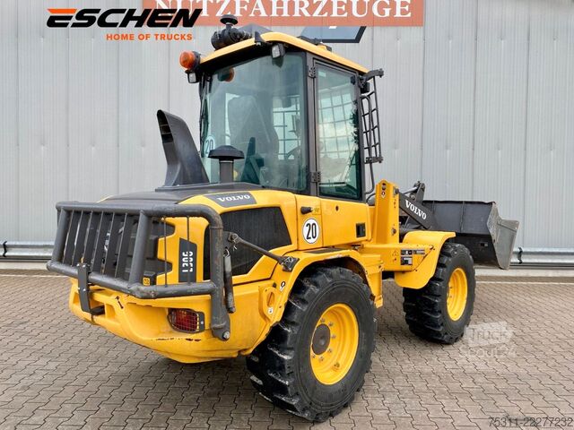 Kolesni nakladalnik VOLVO L30 G | Radlader*CareTack*Belamax*Klima*!TOP!