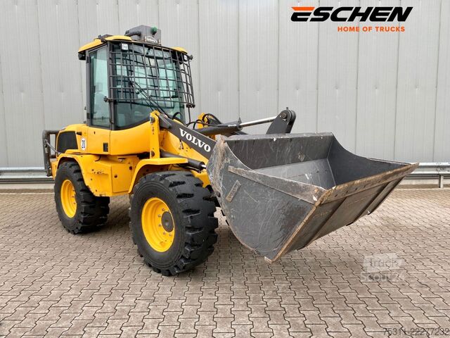 Kolesni nakladalnik VOLVO L30 G | Radlader*CareTack*Belamax*Klima*!TOP!