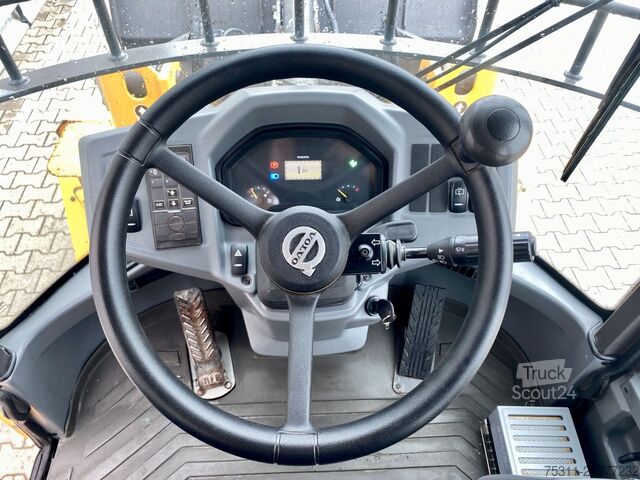 Kolesni nakladalnik VOLVO L30 G | Radlader*CareTack*Belamax*Klima*!TOP!