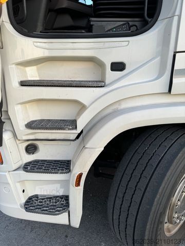 Tovorno vozilo s ravno platformo in ponjavo SCANIA R450 6X2 BDF WAP MIT ANHÄNGER