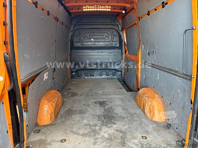 Fourgon tôlé MERCEDES-BENZ Sprinter 317 CDI III Kasten RWD *Unfallschaden*