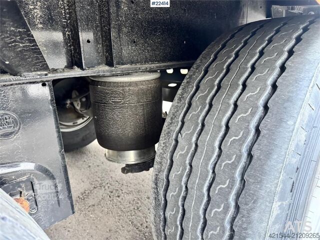 Curtain sided Kässbohrer Maxima Curtainsider Trailer