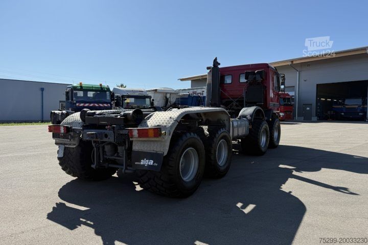 Camion benne à bras amovible Mercedes-Benz Actros 4143 8x8 Abrollkipper