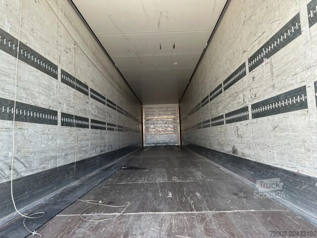 Kovček Schmitz Cargobull SKO 24 SKO24 / SAF DISC / 2x LIFTAXLE / GALVANI...