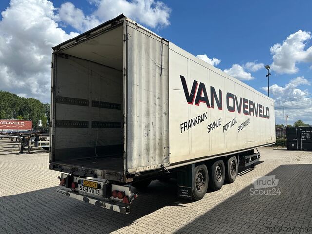 Kovček Schmitz Cargobull SKO 24 SKO24 / SAF DISC / 2x LIFTAXLE / GALVANI...