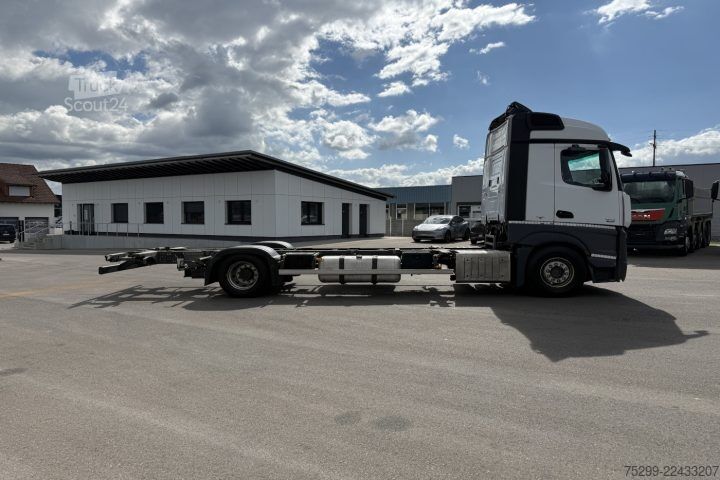 Camión con caja móvil Mercedes-Benz Actros 1842 BDF / Swiss-Vehicle