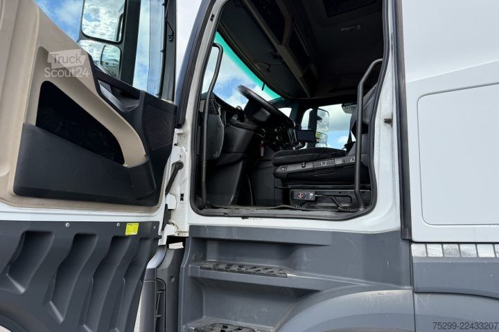 Camión con caja móvil Mercedes-Benz Actros 1842 BDF / Swiss-Vehicle