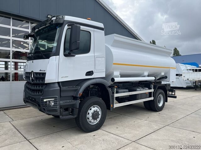 Camião cisterna de combustível Mercedes-Benz Arocs 2136 A