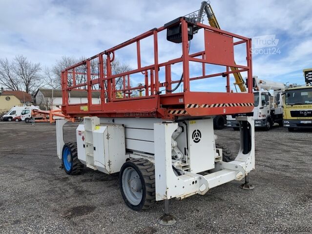 Scherenarbeitsbühne Genie GS3390 - 12,06 m - 4x4 - diesel
