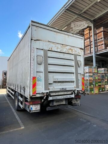 Plošinový voz s plachtou Mercedes-Benz Mercedes AXOR