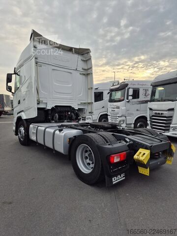 Стандартен трактор DAF XG 480 FT