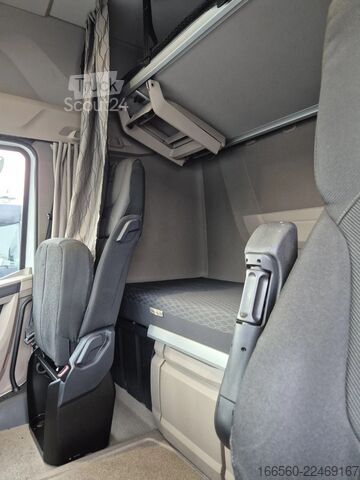 Стандартен трактор DAF XG 480 FT