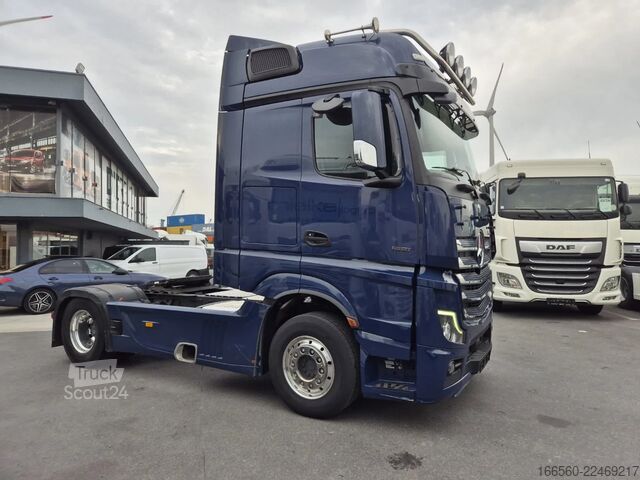 Стандартний трактор Mercedes-Benz Actros 1851 with Retarder