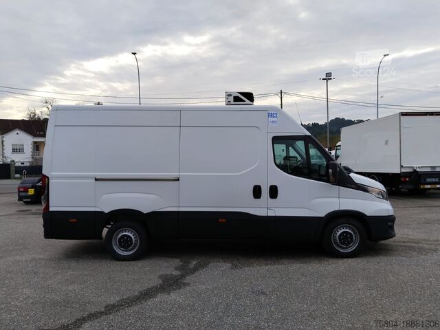 شاحنة مبردة Iveco DAILY 35S16