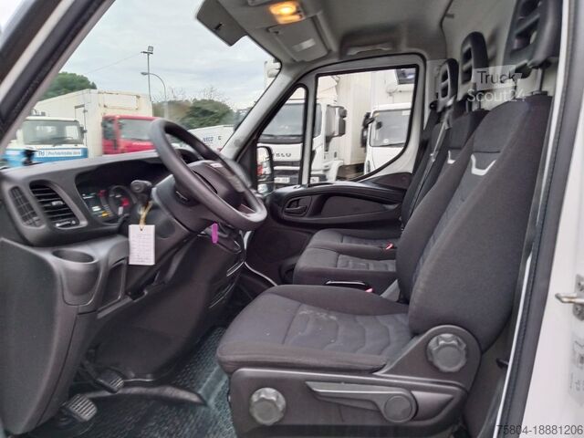 شاحنة مبردة Iveco DAILY 35S16
