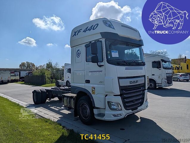 Шасси с кабиной DAF XF 440