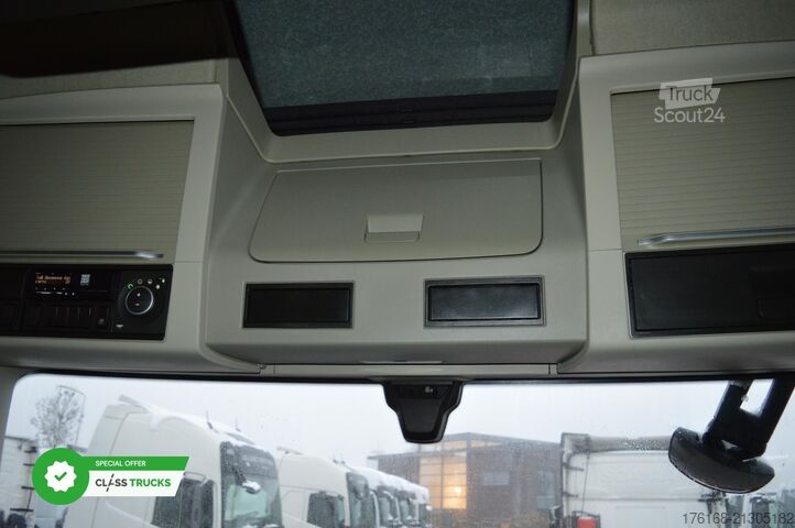 Standarta vilcējs VOLVO FH 460 Globetrotter XL i-Save SideSkirts