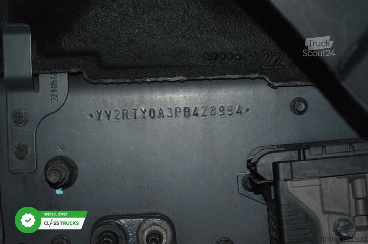 Standarta vilcējs VOLVO FH 460 Globetrotter XL i-Save SideSkirts