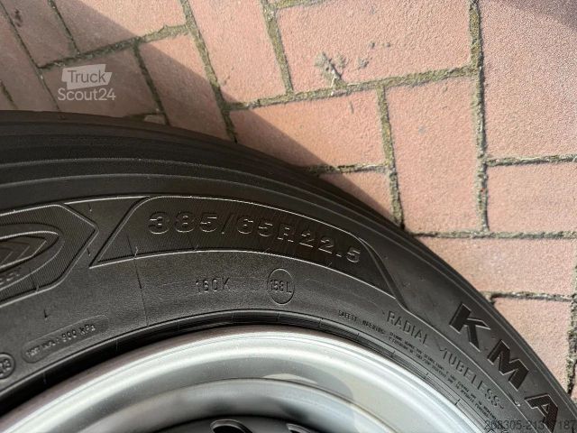 Standard tractor unit MAN TGX 18.480 4X2 BLS / RETARDER / 2 BEDS / FRIDGE