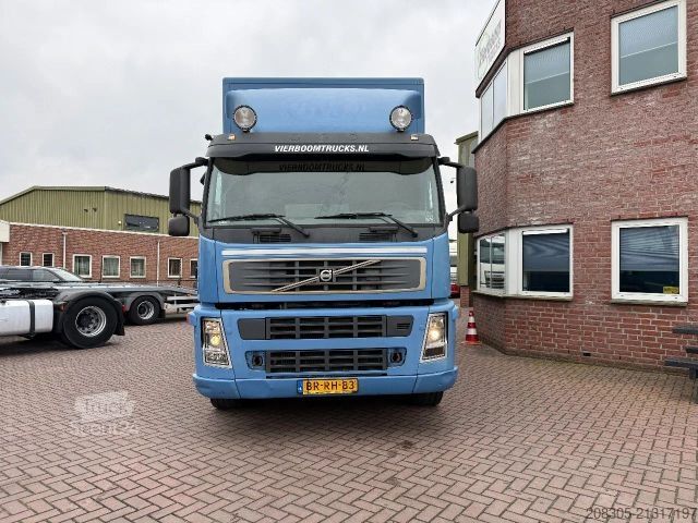 Camião de caixa fechada VOLVO FM 260 FM9-260 4X2 Koffer mit 2.000KG Ladebordwa