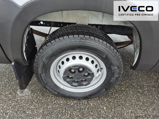 شاحنة بانل IVECO 35S16 V