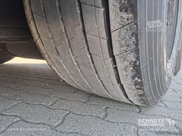 Semiremorcă deschisă cu prelată Kögel Curtainsider Mega