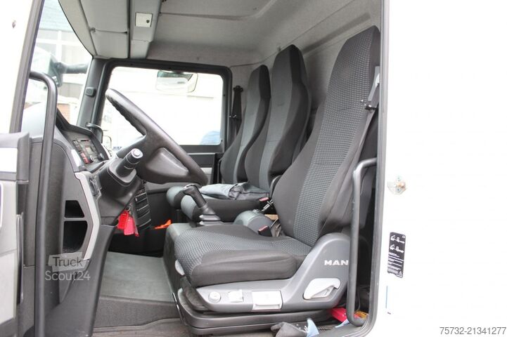 Skříňová dodávka MAN TGL 8.180 E6 Koffer 6,1m 3 Sitze   Schalter