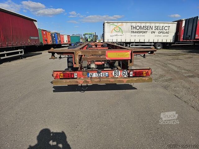 Transport von Containern FREUHAUF VFK TF 38C1  40 2 X20  SMB DRUM