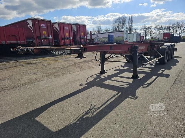 Transport von Containern FREUHAUF VFK TF 38C1  40 2 X20  SMB DRUM