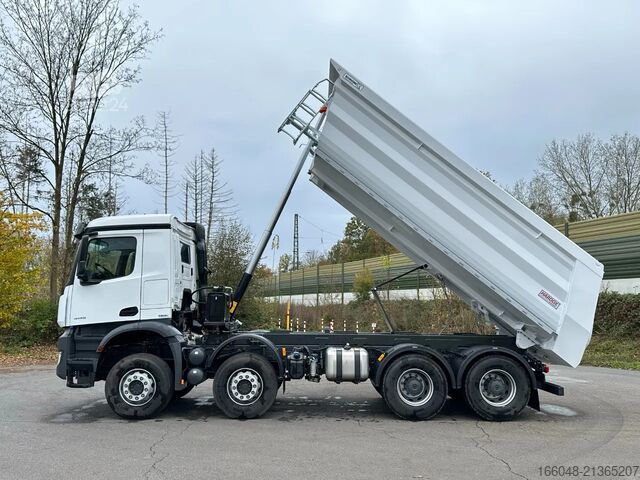 Kipper Mercedes-Benz Arocs 4145 Mercedes-Benz AROCS 5 4145 8X4 E6e E...