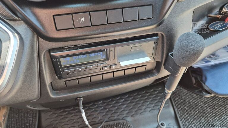Minibüs IVECO 2x Daily 70 Lagerfahrzeug Ferqui Sunrise 2,5 m B
