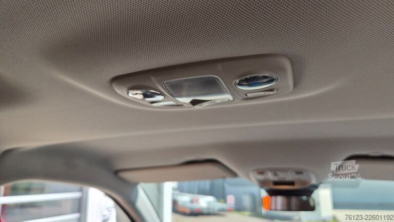 Minibüs Citroën SpaceTourer Opel Zafira Plus M 9 Sitzer